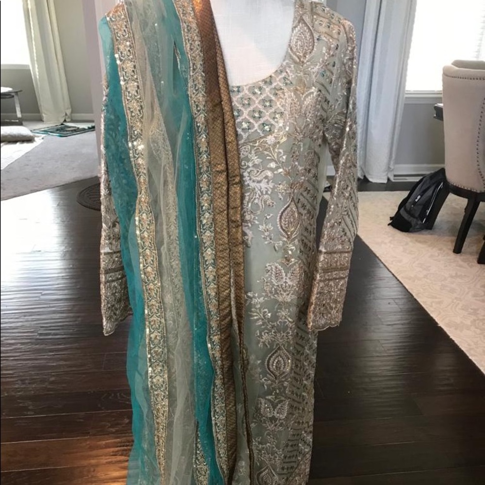 Brand New beautiful Improzia Serene gold blue womens suit size 12